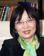 Présidente de    l'association    Peiwen WANG